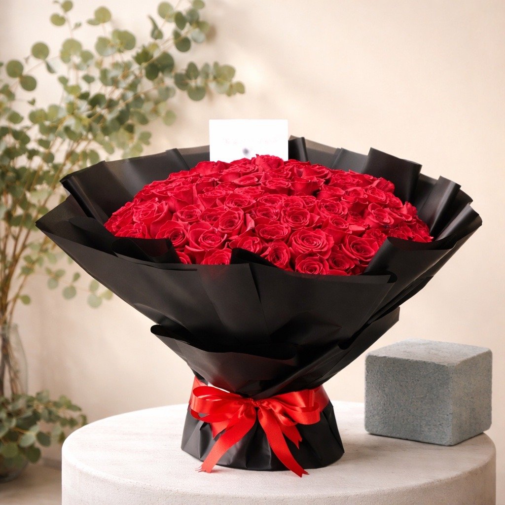 100 Red Rose Hand Bouquet